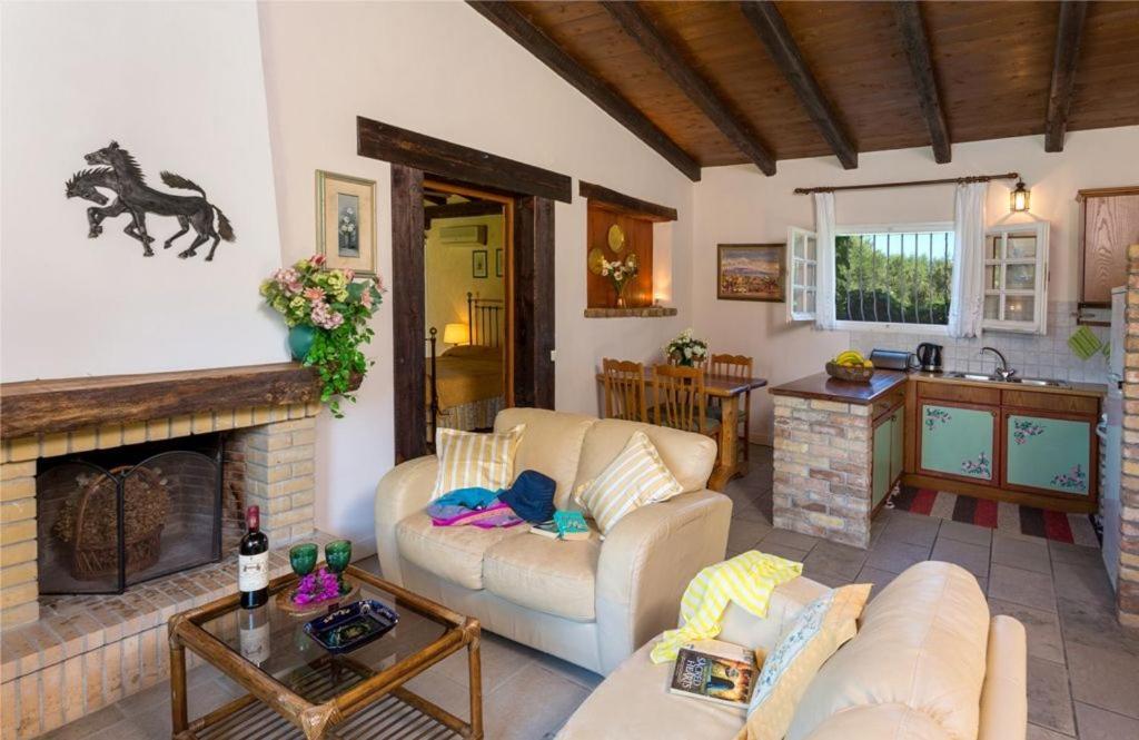Villa V&v Almiros Beach